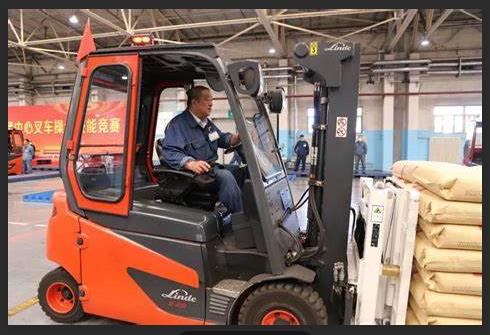 　　泰安考個叉車證一般多少錢