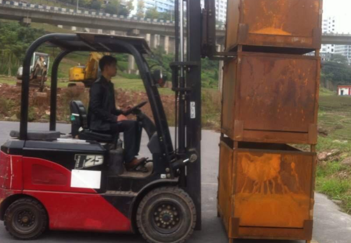 叉車