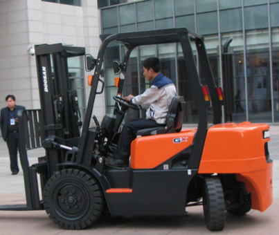叉車
