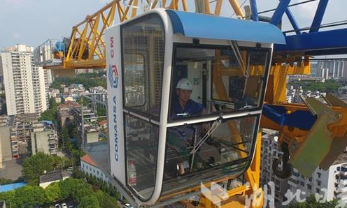 塔吊司機(jī)